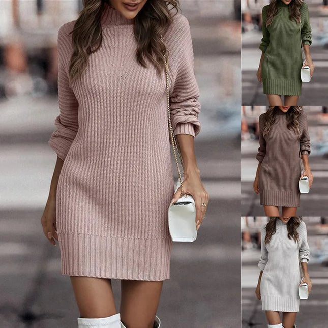 Camelfarbenes Strickkleid mit Stehkragen von vorne
