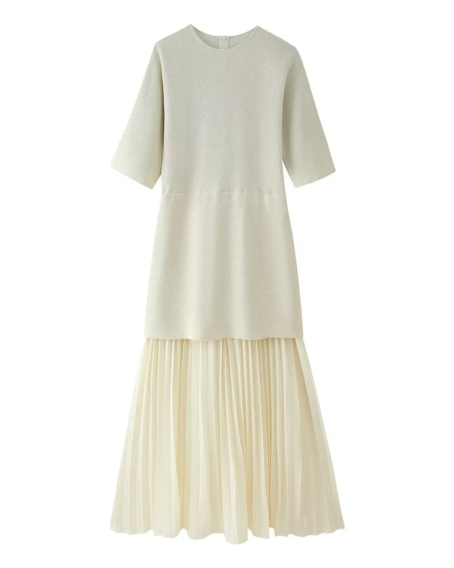 Cremefarbenes langes Strickkleid mit Dreiviertelarm, Vorderansicht
