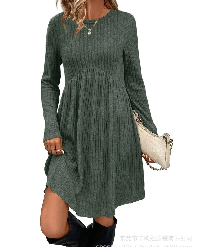 Knielanges Strickkleid Dunkelgrün mit Rundhalsausschnitt