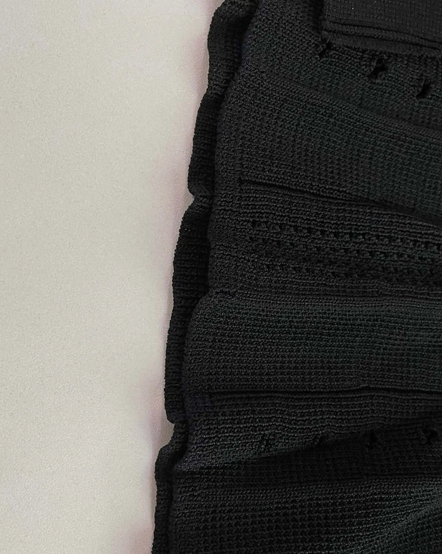 Cremefarbenes Maxikleid aus Rippstrick im Ganzkörperblick