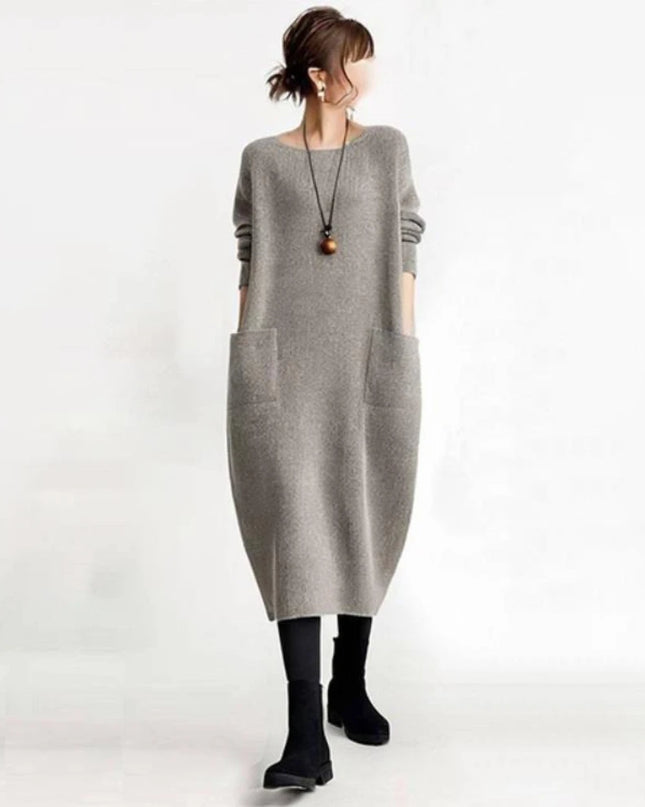 Beiges Midi Strickkleid - Detail des Feinstricks