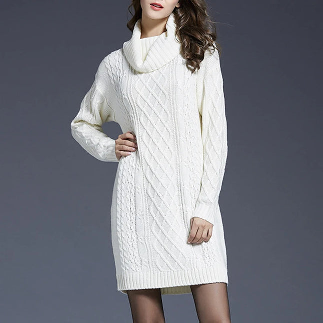 Knielanges Strickkleid Weiß mit Zopfmuster und Rollkragen
