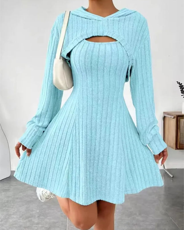 Mini Strickkleid mit Kapuze Hellblau, Frontansicht