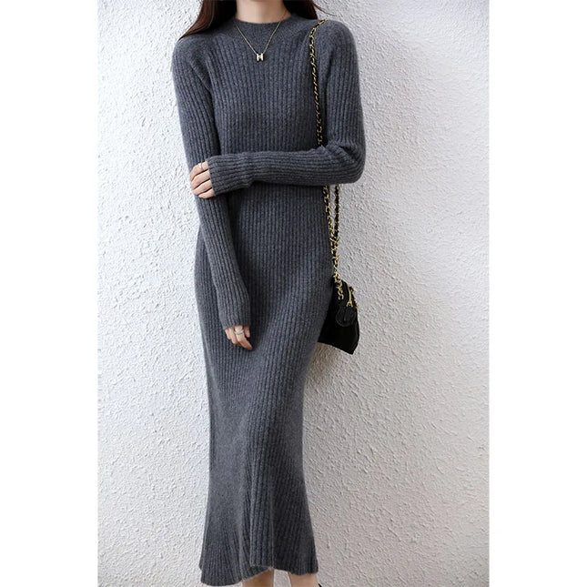 Nahaufnahme des Saums und der Rippstruktur am Kleid