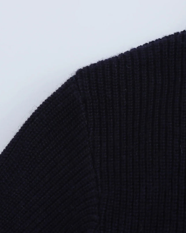 Schwarzes Strickkleid mit durchgehender Knopfleiste von vorne