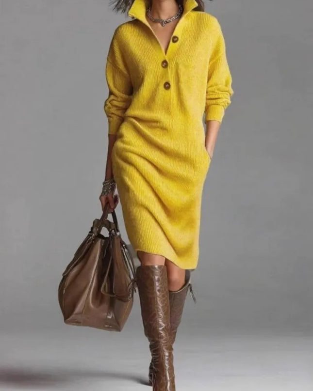 Detailansicht des Polokragens mit Knopfleiste am gelben Strickkleid