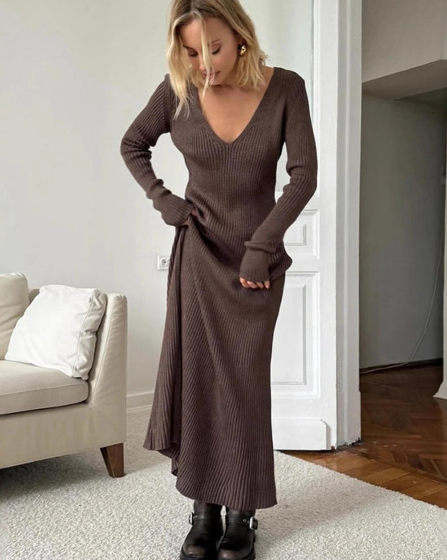 Langes Strickkleid mit V-Ausschnitt Braun, Vorderansicht